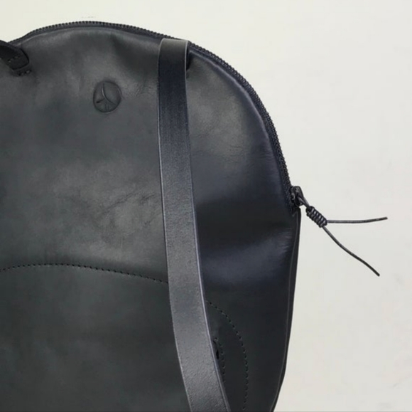 Handmade Leather backpack - Picture 6 of 8